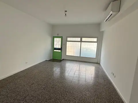 Depto Tipo Casa en Alquiler al Sudeste