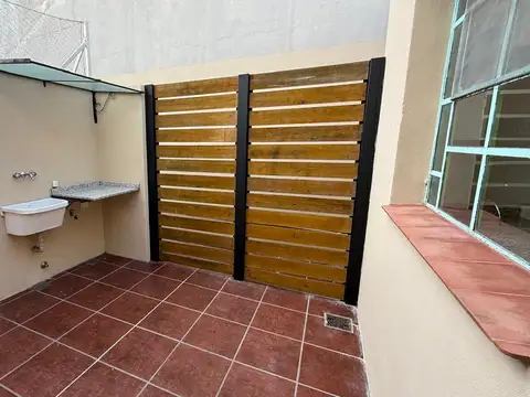 Depto Tipo Casa en Alquiler de 2 dormitorios