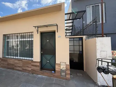 Depto Tipo Casa en Alquiler de 3 ambientes