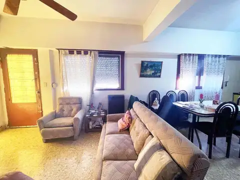 Depto Tipo Casa en Venta de 6 ambientes