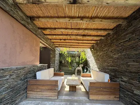 CASA 2 DORMITORIOS Y DPTO. VILLA ALLENDE