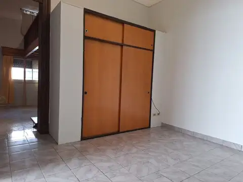 Casa en Alquiler con 1 cochera