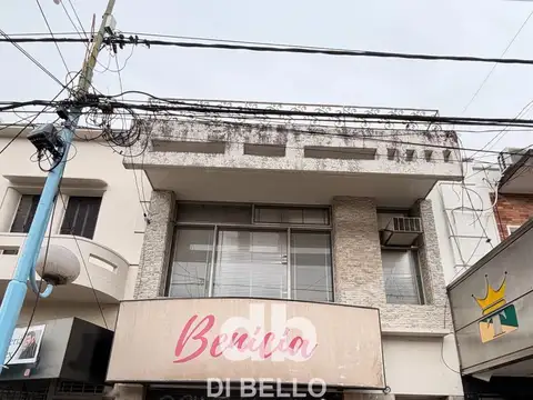 Local comercial y casa en P. Baja y Oficina y Depto en P. Alta