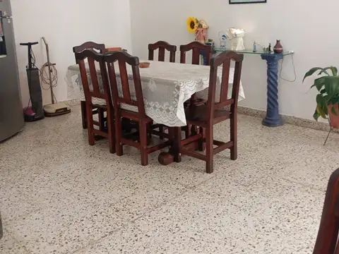 Casa 5 ambientes con 2 baños