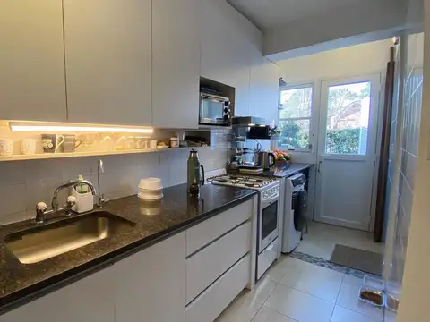 Depto Tipo Casa 4 ambientes con 2 baños
