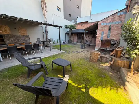 CASA 4 AMB CON FONDO, QUINCHO Y DOBLE  COCHERA