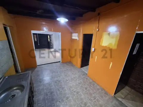 Casa 4 ambientes con 1 baño
