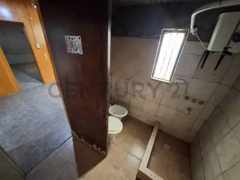 Casa de 3 dormitorio con comodín en Granadero Baigorria.