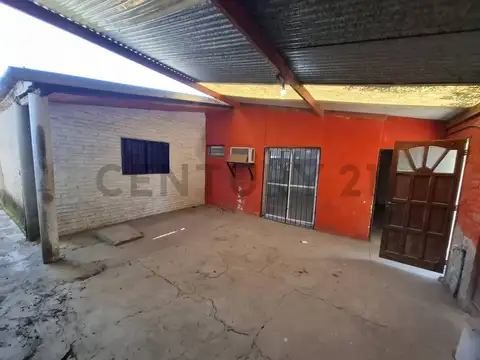 Casa de 3 dormitorio con comodín en Granadero Baigorria.