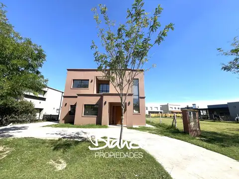 Casa  en Venta en Santo Tomas, Derqui, Pilar