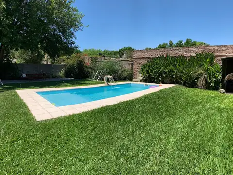 Casa en Alquiler en Granadero Baigorria, $ 1.450.000