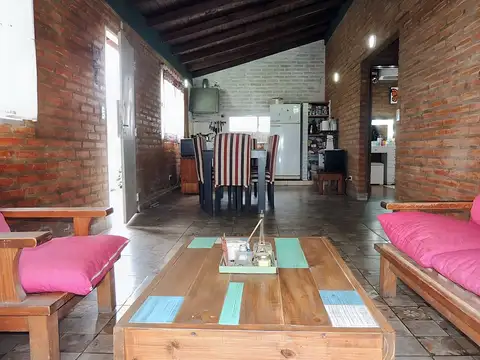 Casa en Venta con 4 cocheras