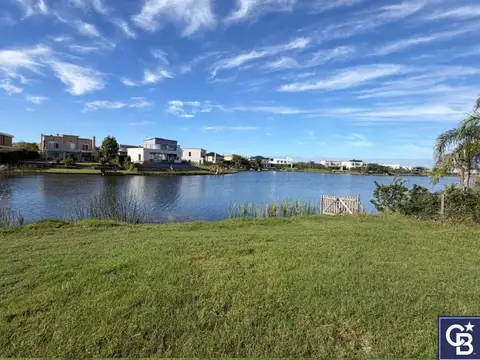 Venta de lote interno al lago central en Barrio Vistas, Puertos del lago, Escobar