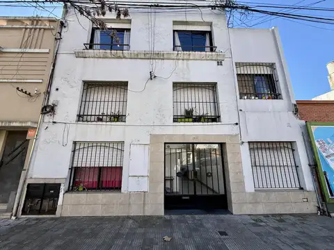 3 De Febrero al 3700