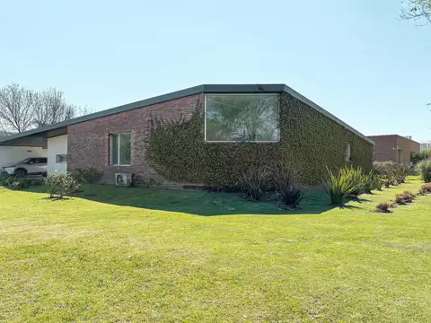 Casa 7 ambientes con 3 baños