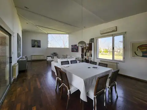 Casa 7 ambientes con 3 baños