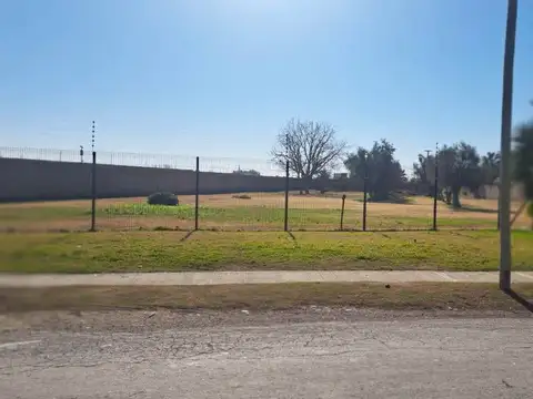LOTE 2500M2 IDEAL CENTRO COMERCIAL STRIP CENTER