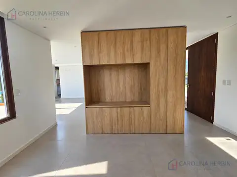 Casa 4 ambientes con 3 baños