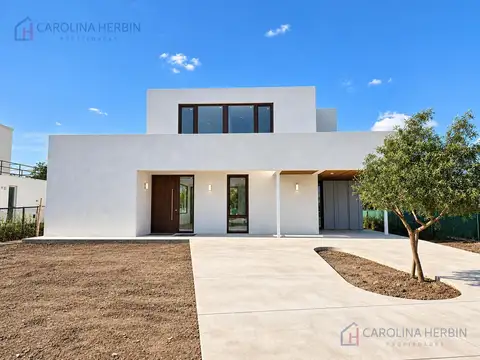 Casa en venta a Village Plaza.