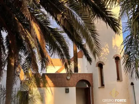 CASA EN VENTA  EN BARRIO URCA  APTO CREDITO