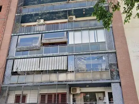 SAN LORENZO 900. Entre Av jujuy y La rioja