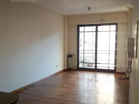 Departamento de 1 ambiente con balcón al cfte. - Caballito