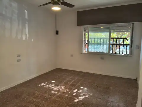 Depto Tipo Casa en Alquiler en Parque Chacabuco, $ 450.000
