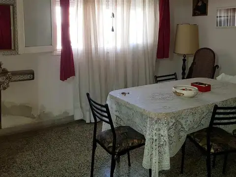 Casa 4 ambientes con 1 baño