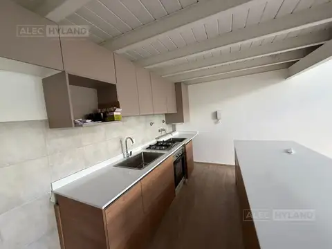 Depto Tipo Casa en Alquiler de 4 ambientes