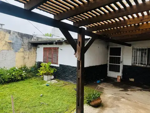 Calle 192 entre 43 y 44 500