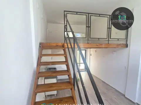 DEPARTAMENTO DUPLEX 2 AMB. AL FRENTE - RECICLADO - C/PATIO
