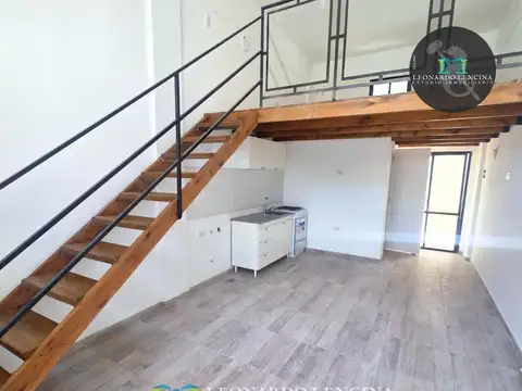 DEPARTAMENTO DUPLEX 2 AMB. AL FRENTE - RECICLADO - C/PATIO