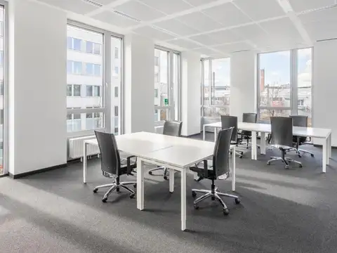 Renta de oficinas comerciales amobladas para 10 personas en Asuncion, Artigas.