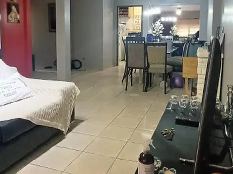 Depto Tipo Casa en Alquiler de 4 ambientes
