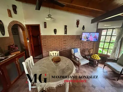 Casa en Alquiler con 2 cocheras