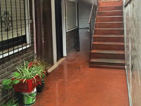Depto Tipo Casa en Venta en Villa Luzuriaga, USD 45.000