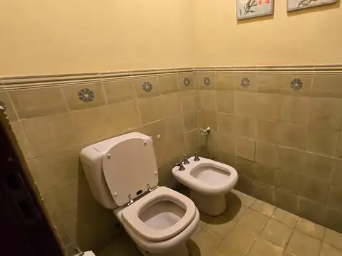 Casa 4 dormitorios con pileta - Centro