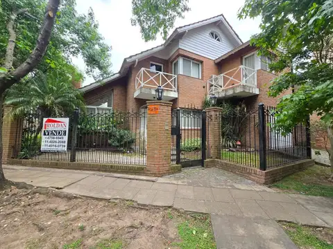 GRAN CHALET EN 634 M2 DE TERRENO - 3 DORM EN SUITE - ESCRITORIO