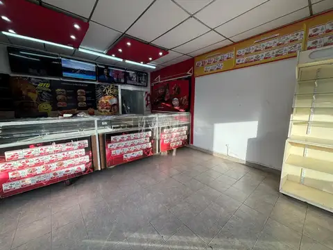 Se ALQUILA local comercial en Santo Tomé