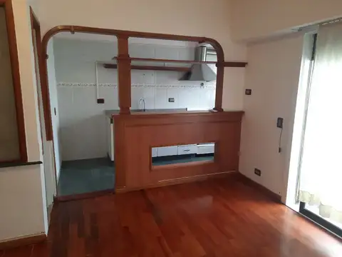 SUPER MONOAMBIENTE EN EDIFICIO ESPECIAL