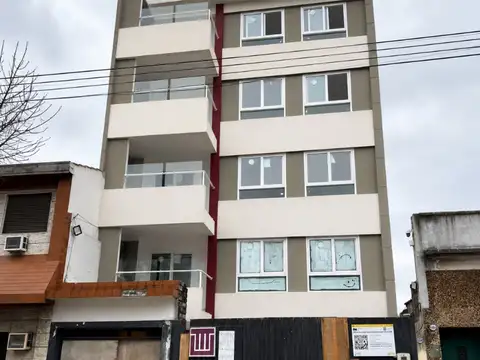 Monoambiente 4to piso - Balcón con Parrilla!