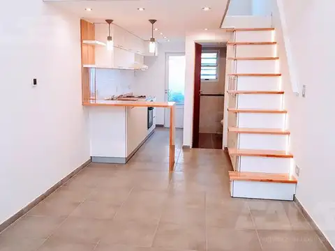 Depto Tipo Casa 2 ambientes con 1 baño