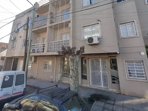 *MUY BUEN DEPTO. DE 2 AMB. CON BALCON