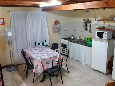 Casa 2 ambientes con 1 baño
