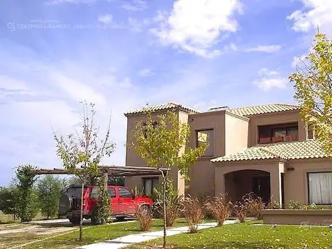 CASA | 7 AMBIENTES | PISCINA CON PLAYA | DOBLE LOTE | FAMILY Y PLAYROOM | SANTA CATALINA