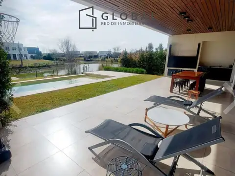 Casa 4 ambientes con 3 baños