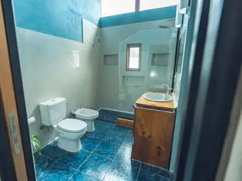 Casa 4 ambientes con 2 baños