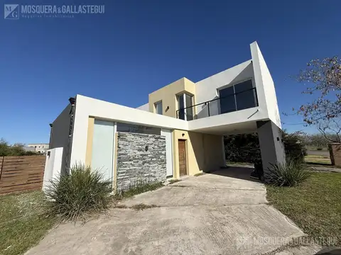 Casa en  venta Barrio santa Elena - Pilar del este