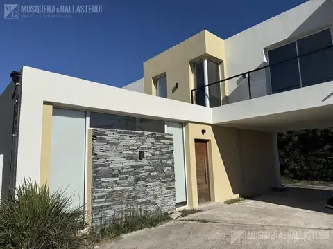 Casa en Venta en Pilar del Este - Santa Elena, USD 195.000
