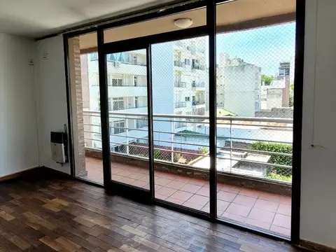 Departamento en Alquiler en Echesortu, $ 420.000